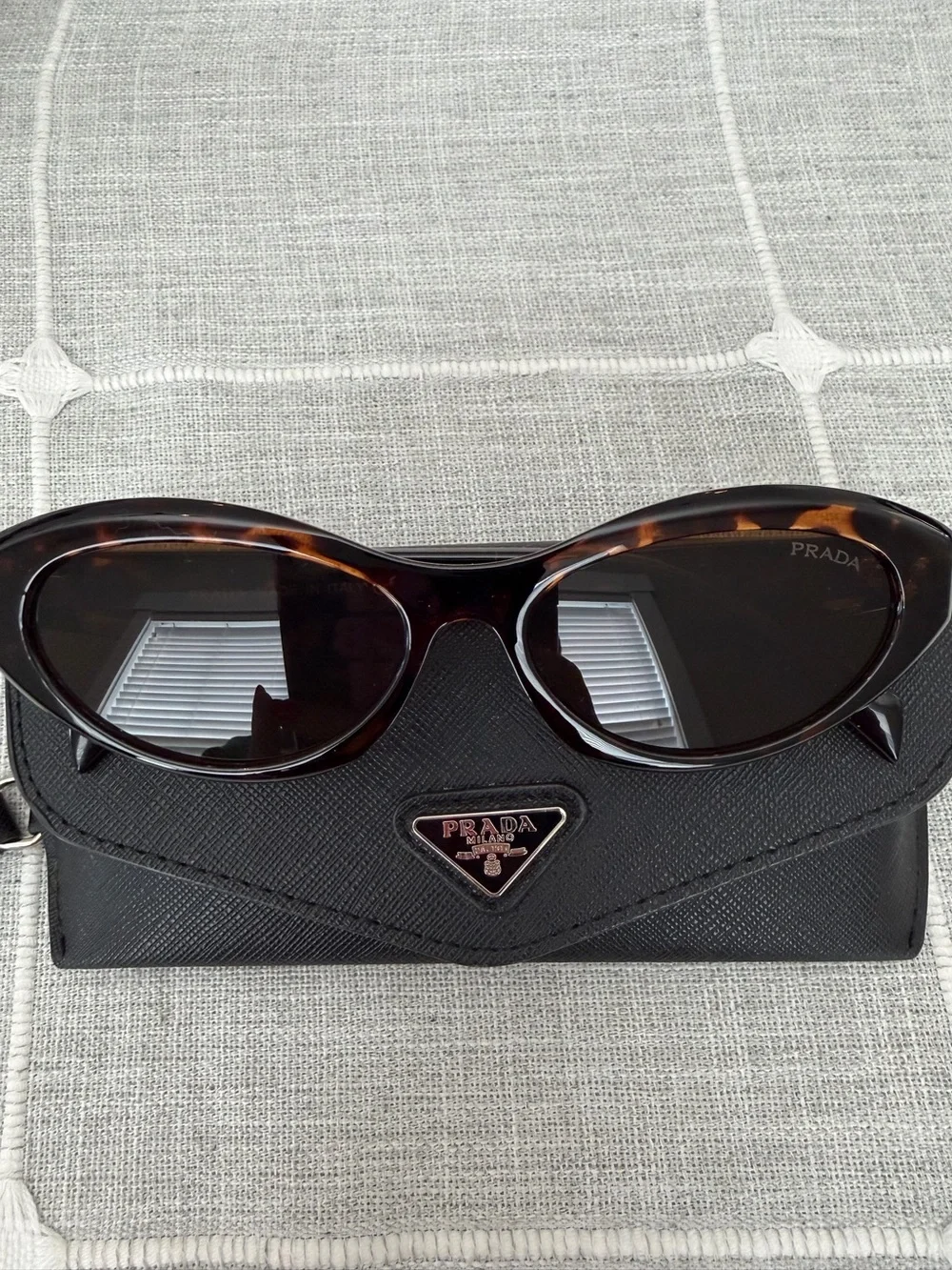 Tortoiseshell Oval Women’s Sunglasses Dupe